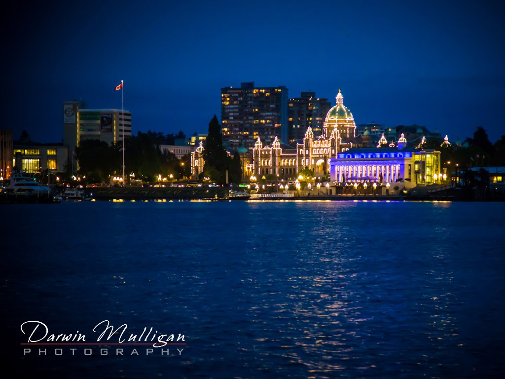 Victoria-Harbor-at-night--British-Columbia